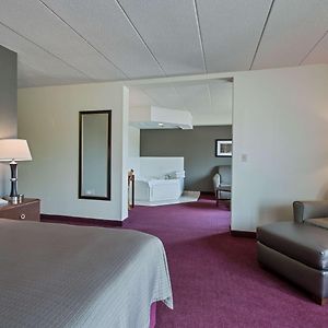 One-Bedroom Superior King Suite Non-Smoking